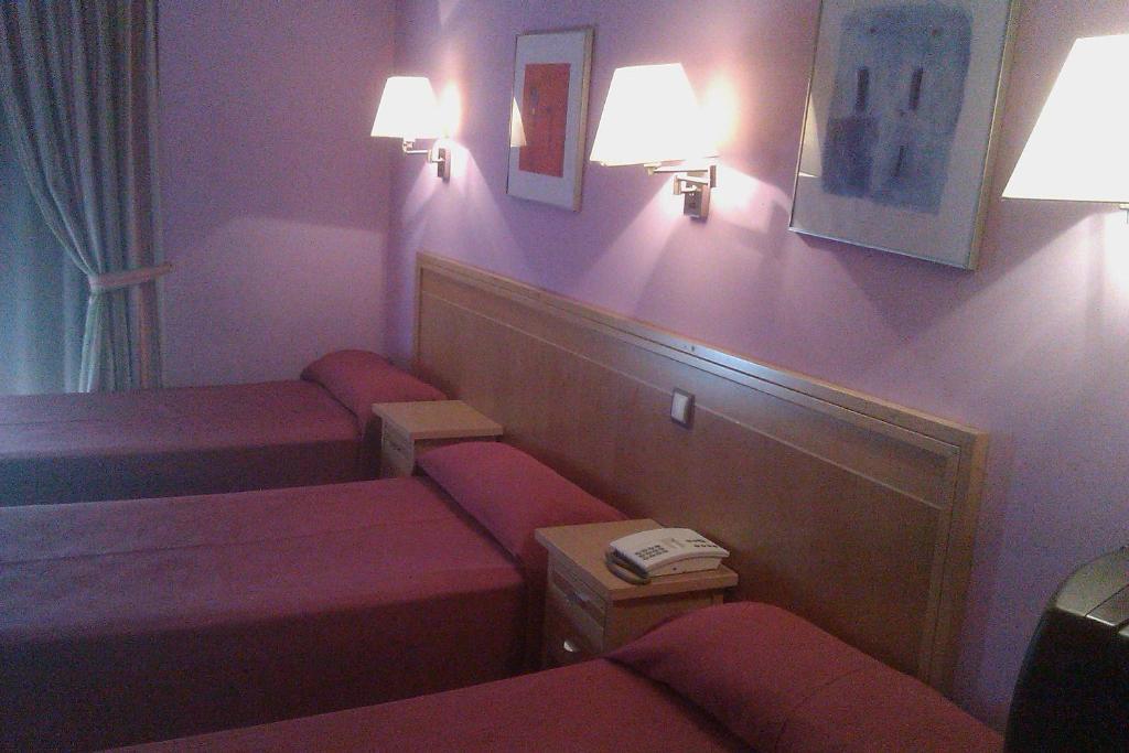 Hostal Cruz Sol Madri Quarto foto